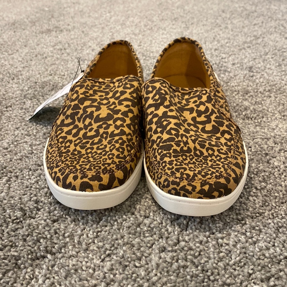 BNWT Sanuk Leopard Print Slip On - Size 6